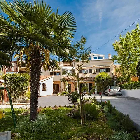 Apartments Rina Rovinj Exteriör bild