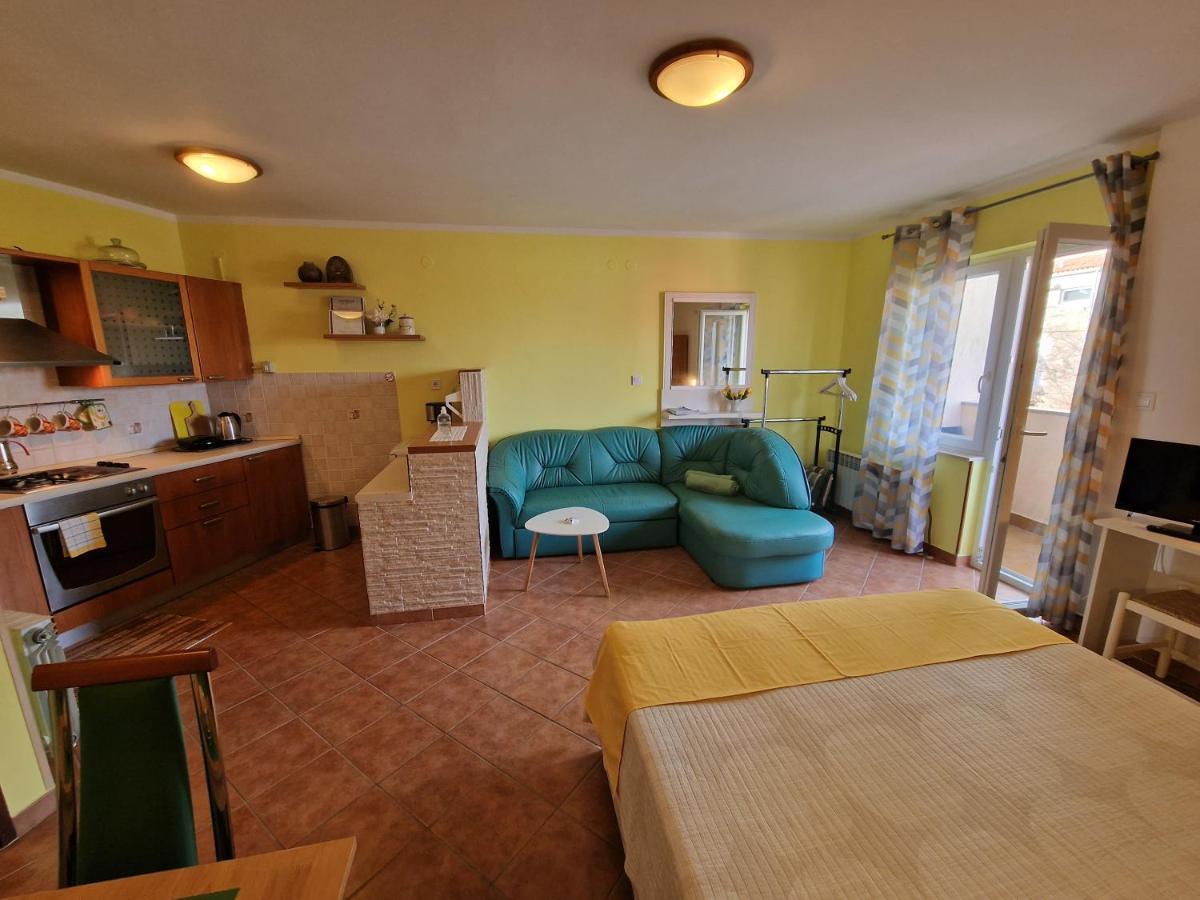 Rina Apartment *